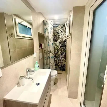 Charming Little House With Patio Close To Monaco