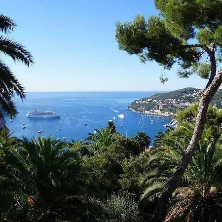 Charming Little House With Patio Close To Monaco *