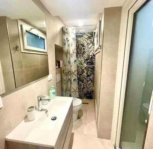 Charming Little House With Patio Close To Monaco