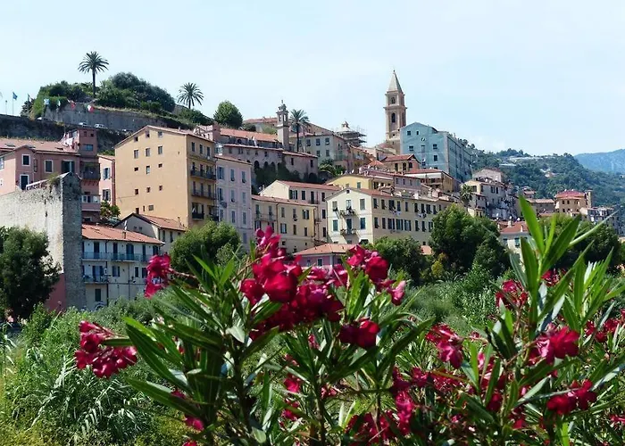 Charming Little House With Patio Close To Monaco Vakantiehuis
